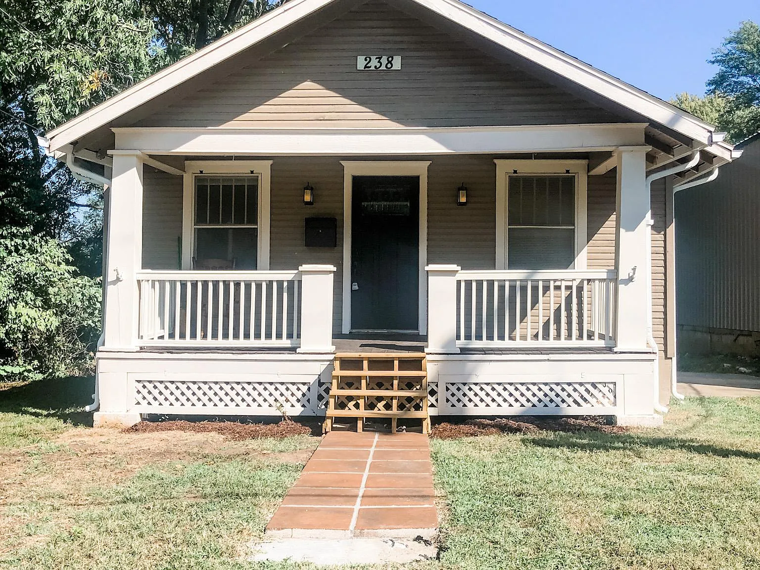 2 bed, 936 sqft, $995 — Photo 1