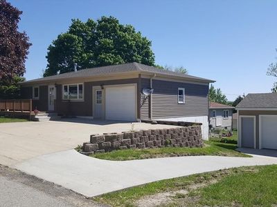 506 N Pratt St, Anamosa, IA, 52205