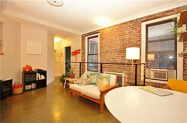 Rented by R New York