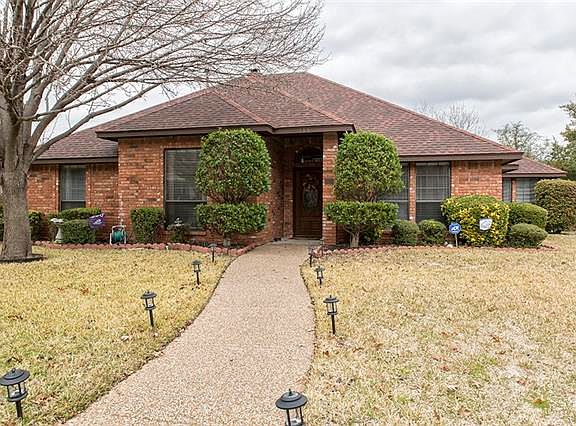 2nd image of 215 Sandy Creek Pl