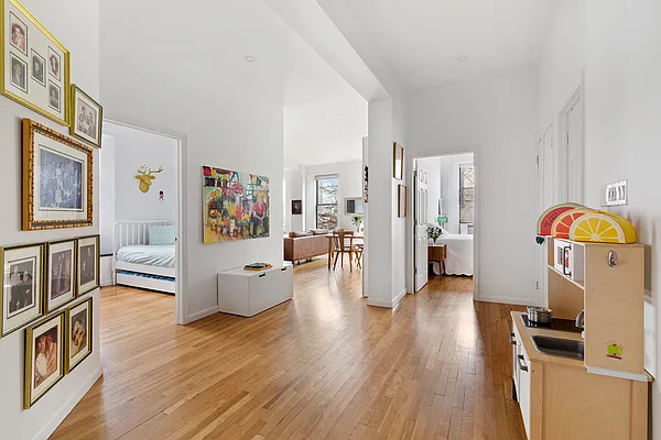 Sold by Compass | media 2