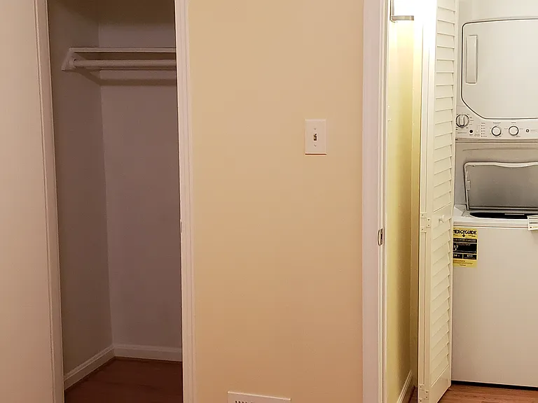 223 N Adams St — Photo 13