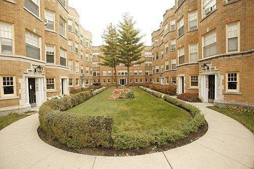 2nd image of 617 Hinman Ave APT 1B