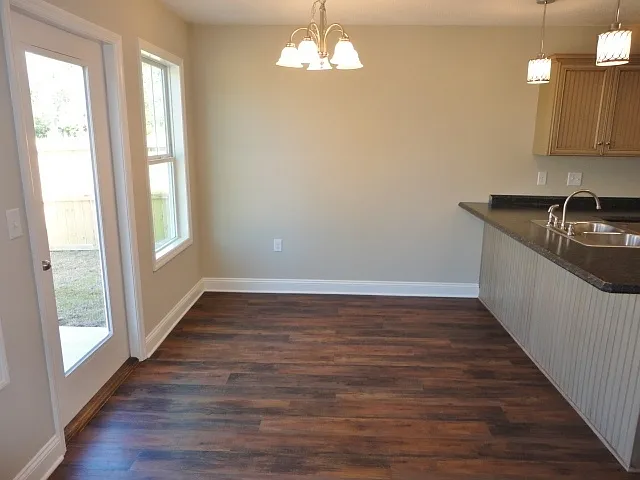 3 bed, 2.5 bath, 1380 sqft, $1,800 — Photo 4