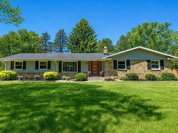 11549 N Meadowbrook DRIVE, Mequon, WI 53097