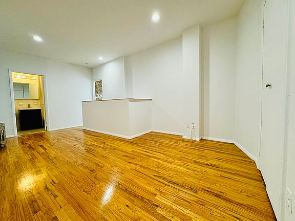 4th image of 172 E 7th St APT 1d