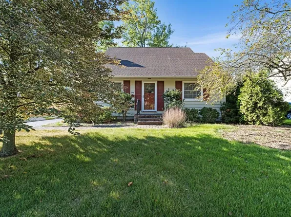 1915 Zollinger Rd, Columbus, OH 43221