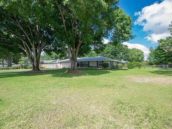 4th image of 3803 SE Gaines Dr