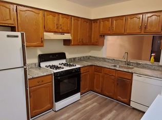207 Woodbridge Comns Way, Iselin, NJ 08830