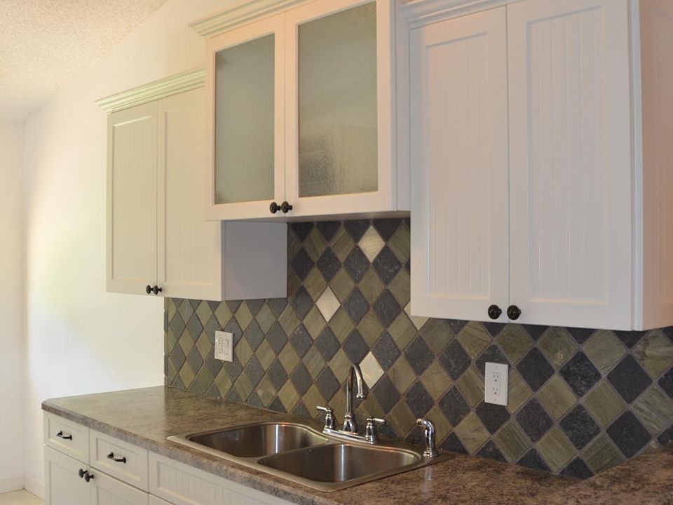 1st image of 4240 Palm Forest Dr N