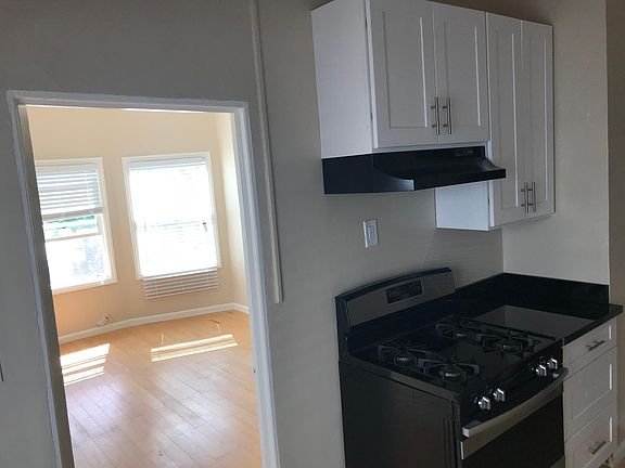 Kitchen (unit 307)