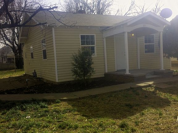 3rd image of 371 E Poplar Ave