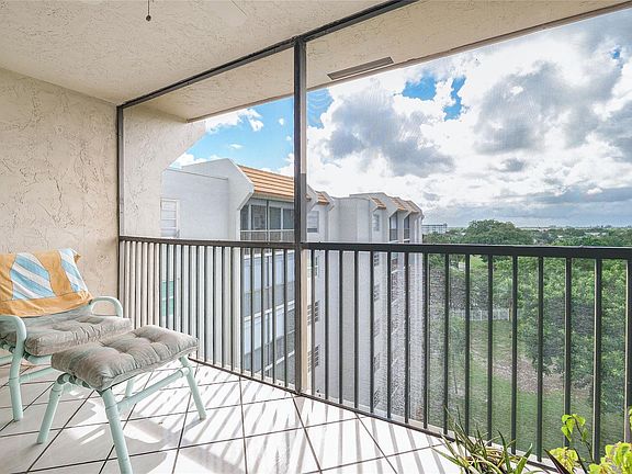 2nd image of 3910 Inverrary Boulevard #805-B