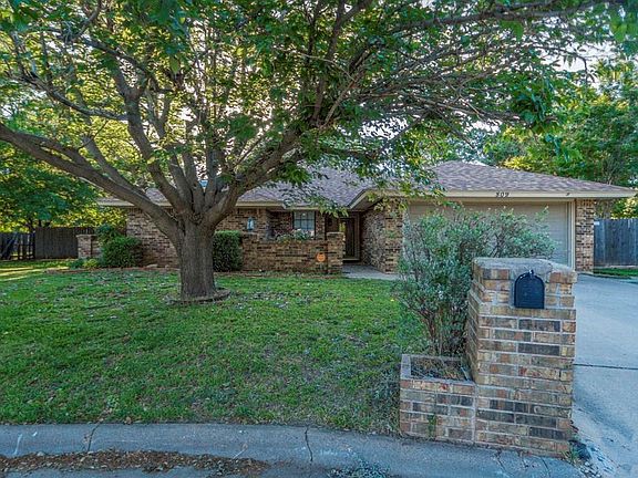 2nd image of 809 Nun Ct