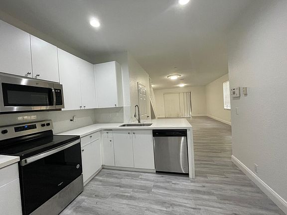 5th image of 4329 Vineyard Cir #4329