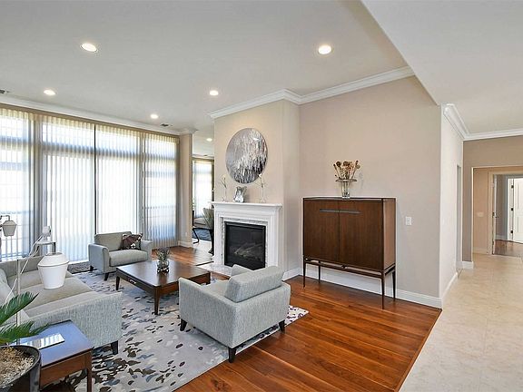 3rd image of 57 Hamlet Woods Dr