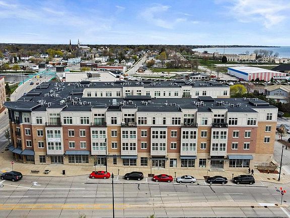 2nd image of 141 Main STREET #418