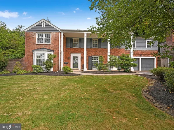 433 Country Club Rd, Camp Hill, PA 17011