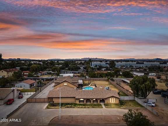 2nd image of 322 E Redfield Road