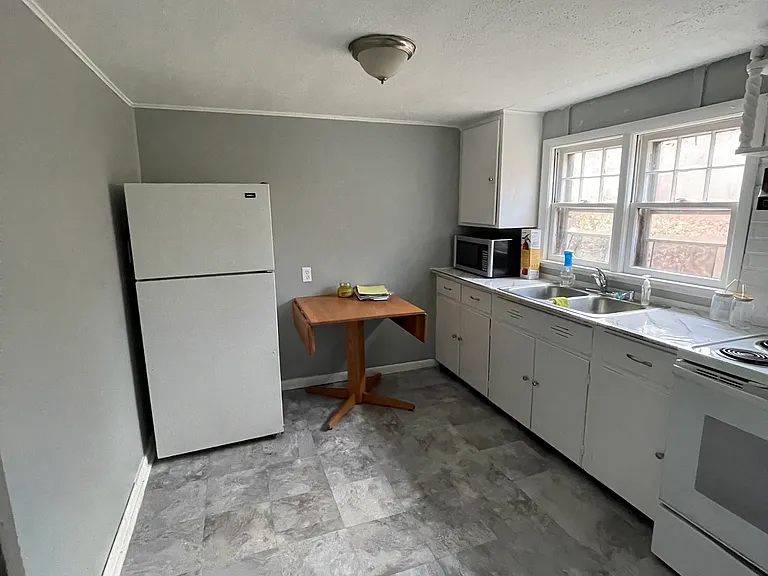 182 Woodland St — Photo 10