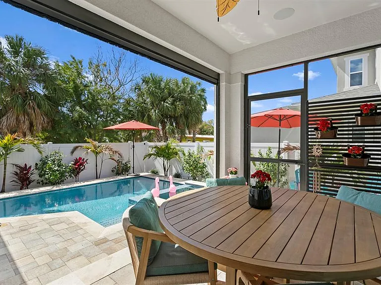 2702 W Cass St — Photo 37
