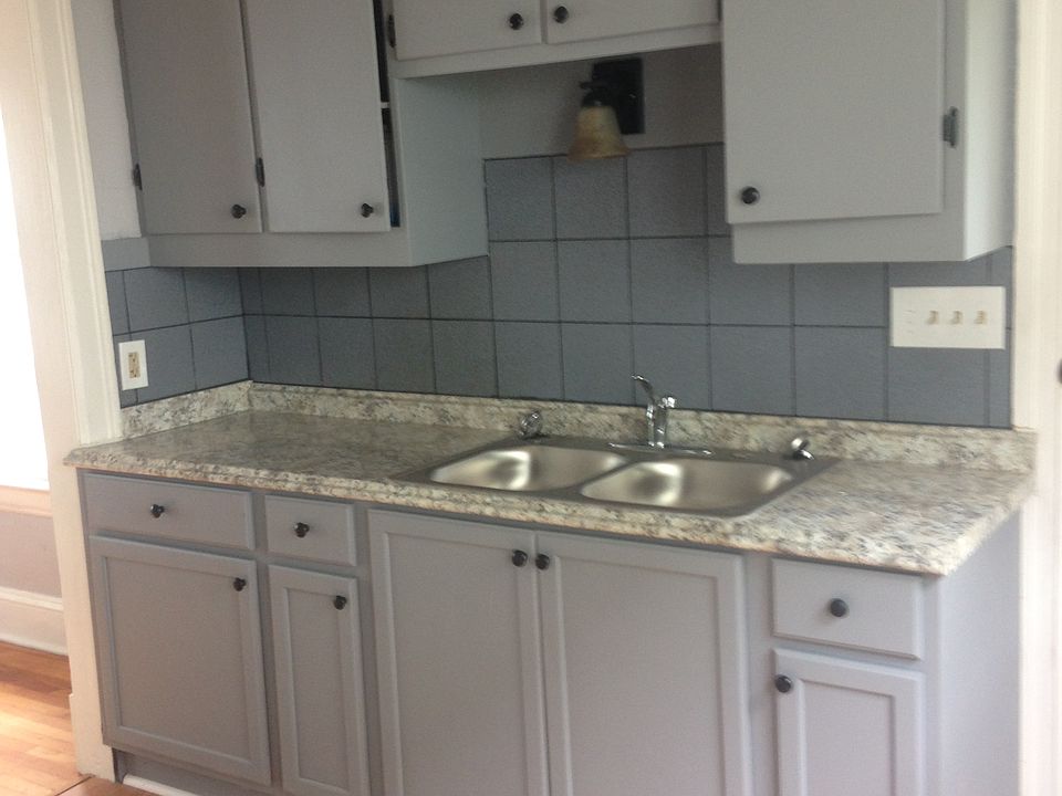 2nd image of 1281 W 110th St