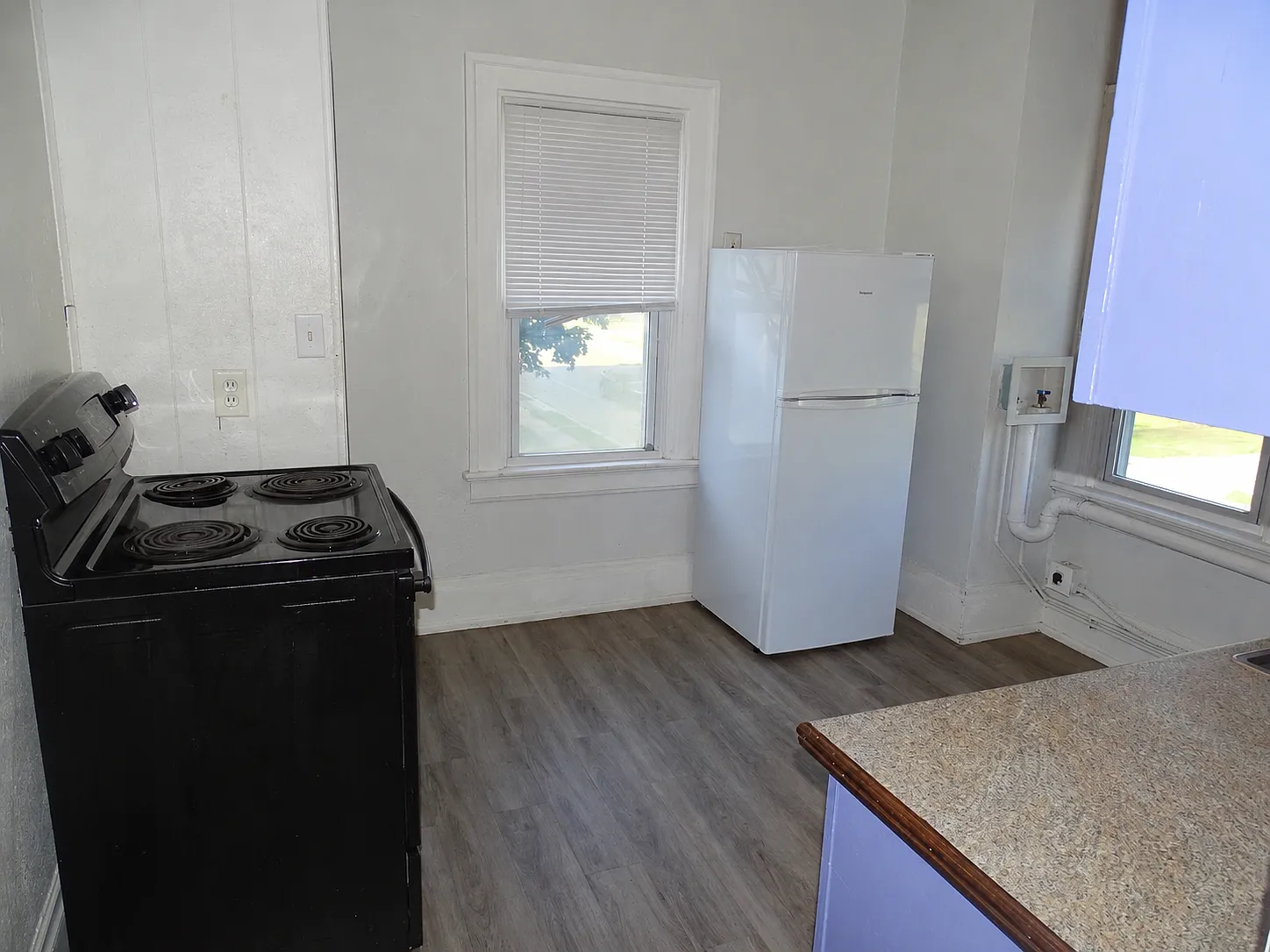 2 bed, $1,050 — Photo 4