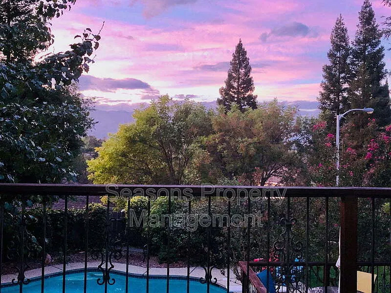 4 bed, 3.0 bath, 2813 sqft, $3,495 — Photo 3
