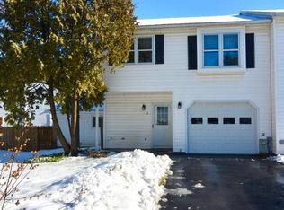 12 Clubhouse Dr, Saratoga Springs, NY 12866
