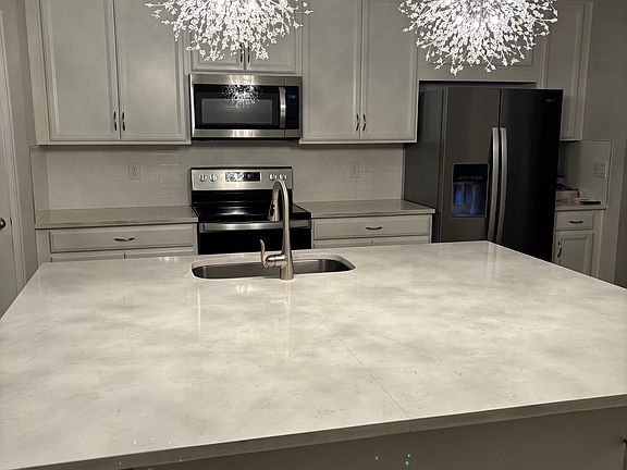 3rd image of 2603 Everglade Way