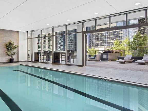 5th image of 219 N Wells St #1401