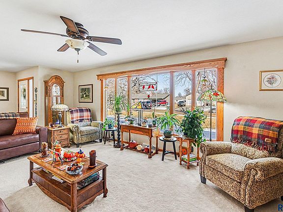 4th image of 417 S Fairview Dr