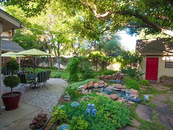 Beautiful backyard!