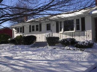 5 Lancer Dr, Enfield, CT 06082