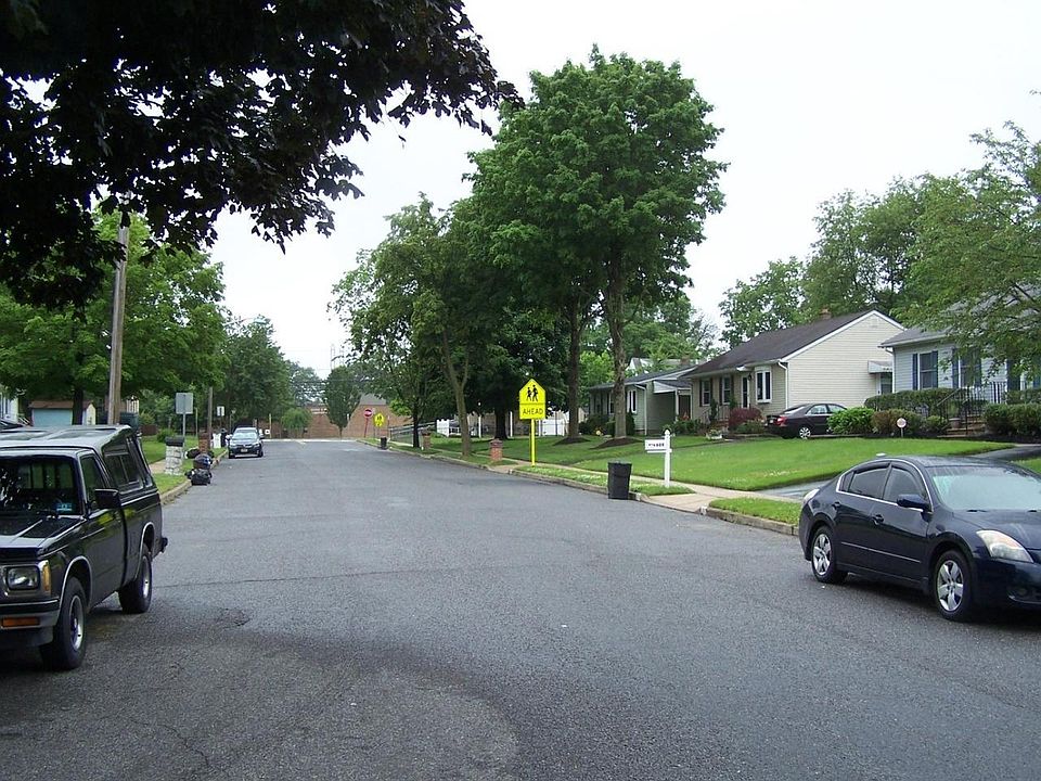 2nd image of 605 Wilfred Ave