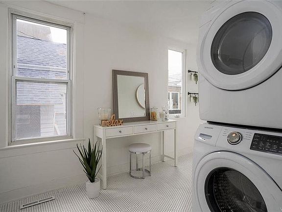 5th image of 312 Vermont St #1