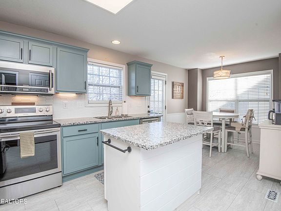 2nd image of 2112 Cedargreens Rd