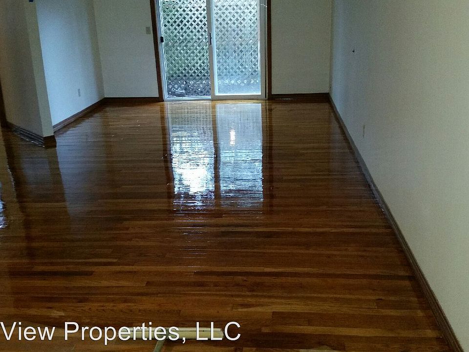 2nd image of 18411 E Burnside St APT 112
