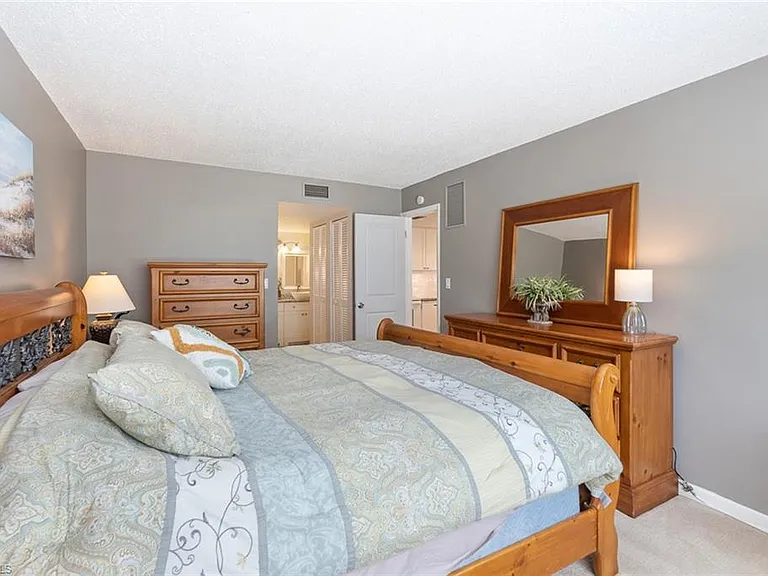240 Palm Dr #48-1 — Photo 9