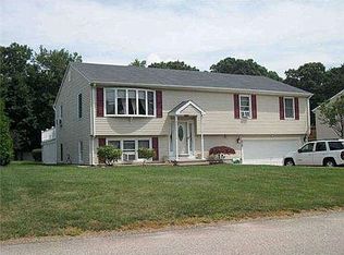 6 Jolly Ln, Westerly, RI 02891