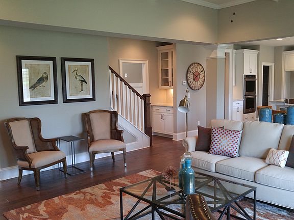 2nd image of 129 Sierra Cir