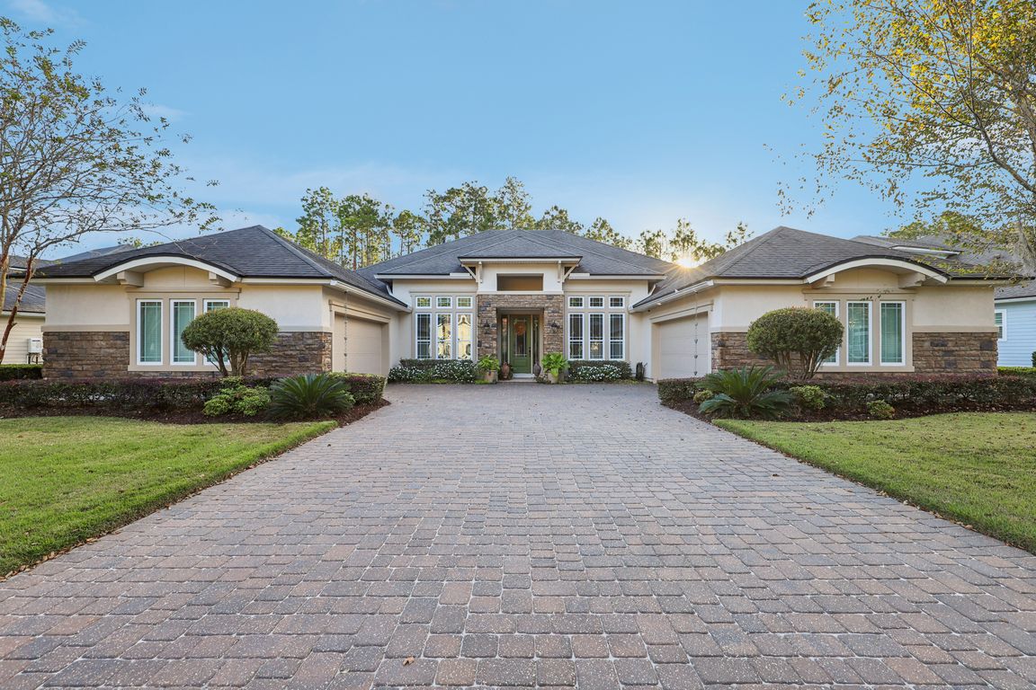 Appaloosa Ave-S1911-001.jpg