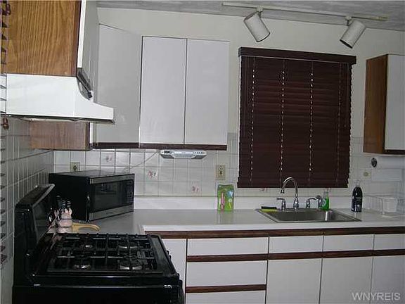 4th image of 294 Floradale Ave