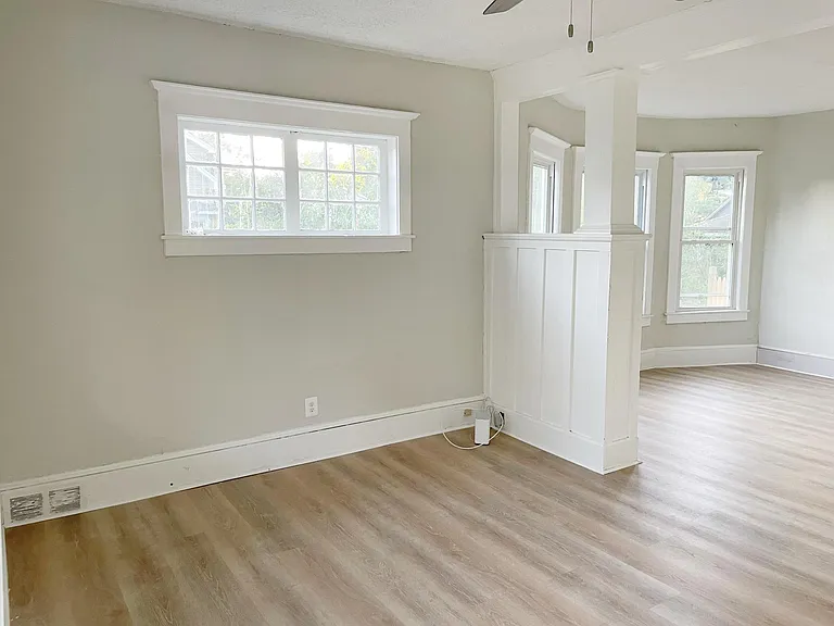 402 Howard St — Photo 2