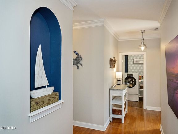 2nd image of 5088 Glen Cove Dr