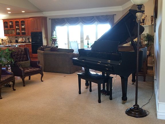 5th image of 2678 E Grand Vista Way