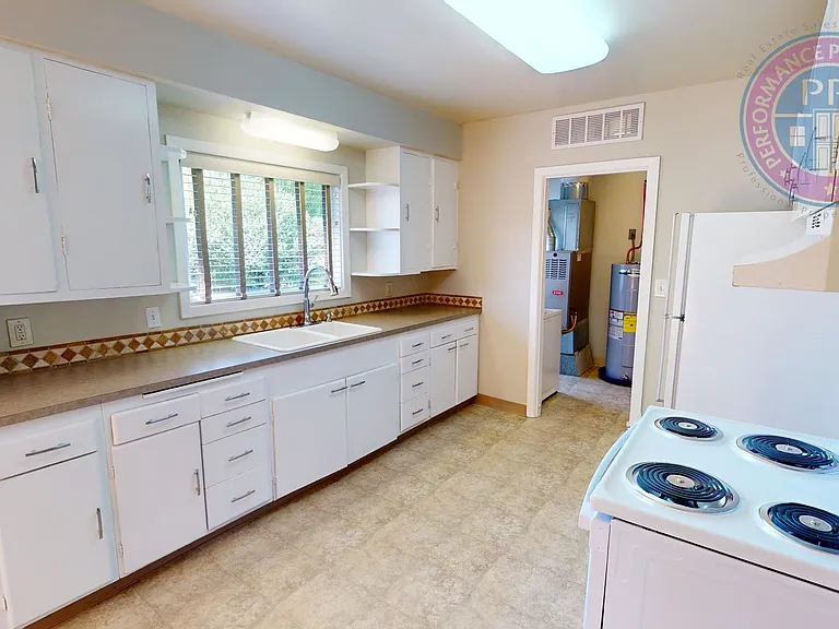 830 NE Sunrise Ln — Photo 20