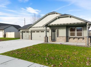 6109 Cottonwood Loop, Yakima, WA