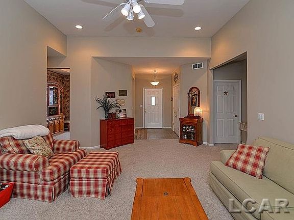 4th image of 810 Derby Dr