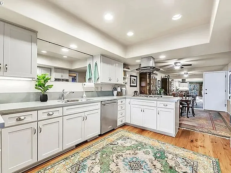 574 Wimbledon Ct — Photo 15